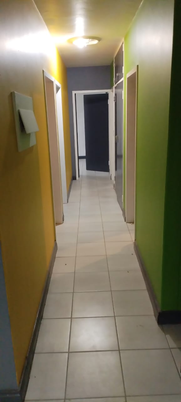 Vibrant interior passageway